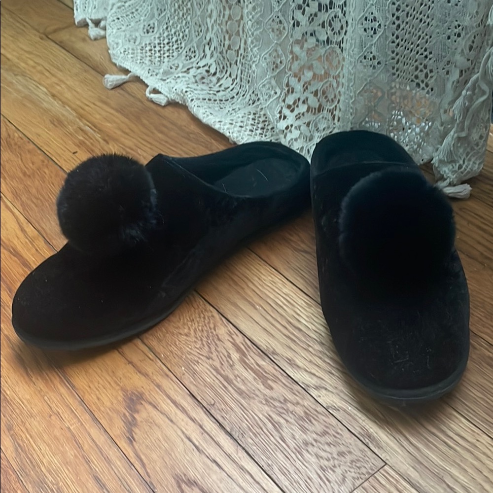 BearPaw Black Cozy Slippers Plush Mule Design